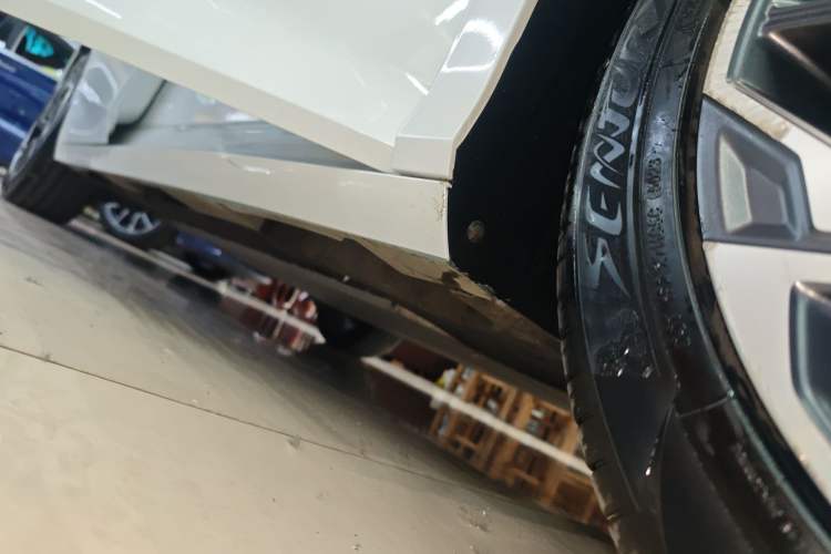 Used AION S MAX 2024 80 Star Edition Ternary Lithium Right Side Sill