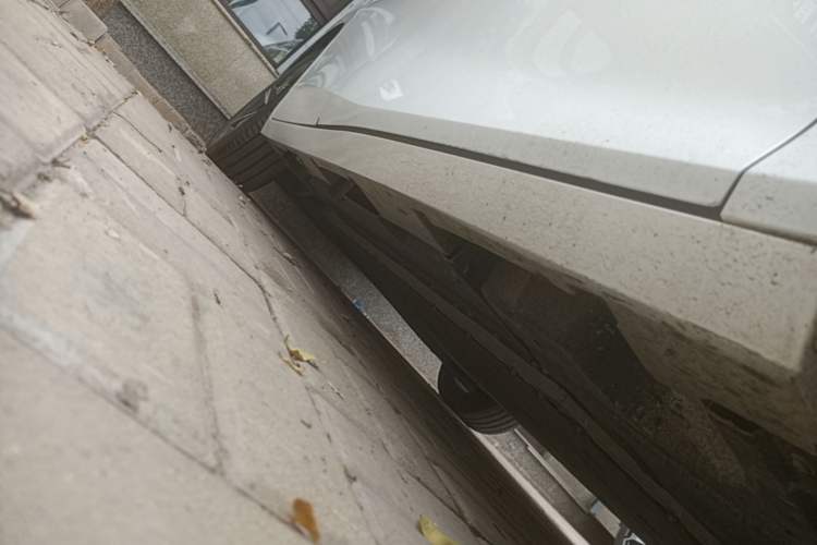 Used AION S MAX 2024 70 Star Edition 54.6 kWh Right Side Sill
