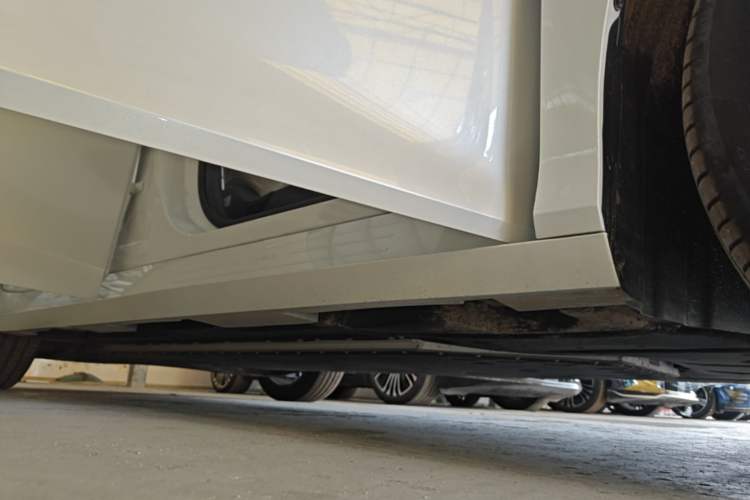 Used AION S MAX 2024 70 Star Edition Right Side Sill