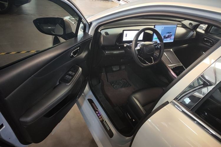Used AION S MAX 2025 70 Star Edition 53.7 kWh Driver Seat