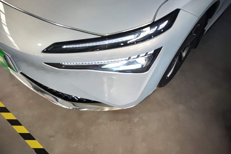 Used AION S MAX 2025 70 Star Edition 53.7 kWh Left Front Headlight