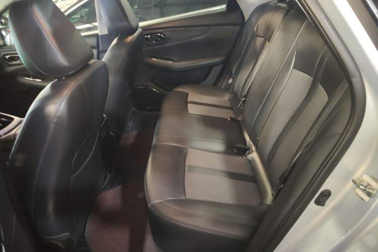 Used AION S MAX 2025 70 Star Edition 53.7 kWh Left Rear Seat
