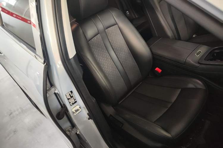 Used AION S MAX 2025 70 Star Edition 53.7 kWh Right Front Seat