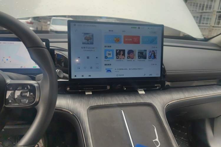 Used AION S MAX 2025 70 Star Edition 53.7 kWh Audio And AC Panel