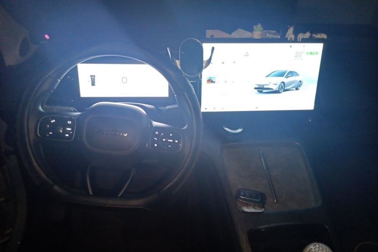 Used AION S MAX 2025 70 Star Edition 53.7 kWh Center Console