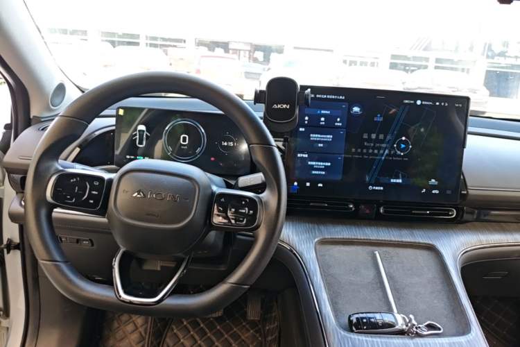 Used AION S MAX 2025 70 Star Edition 53.7 kWh Center Console