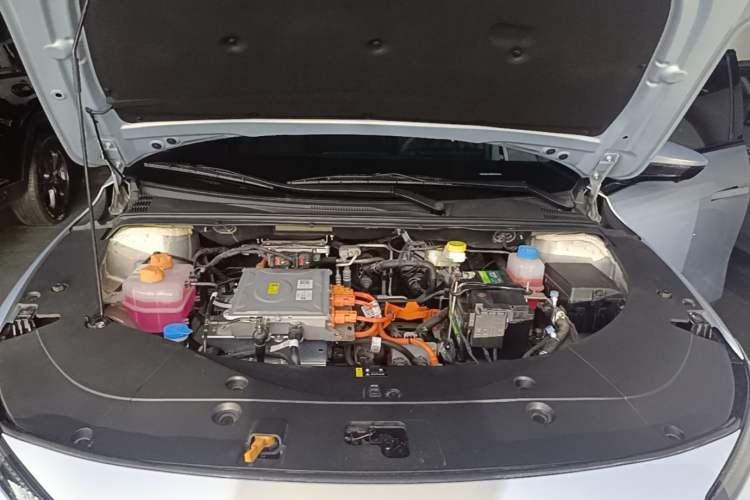Used AION S MAX 2025 70 Star Edition 53.7 kWh Engine Bay
