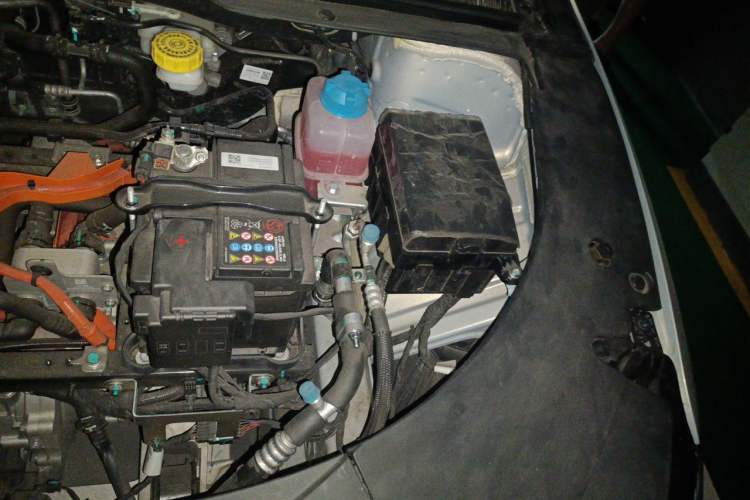 Used AION S MAX 2025 70 Star Edition 53.7 kWh Engine Bay Left