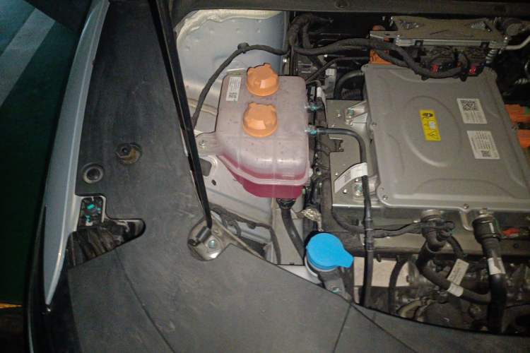 Used AION S MAX 2025 70 Star Edition 53.7 kWh Engine Bay Right