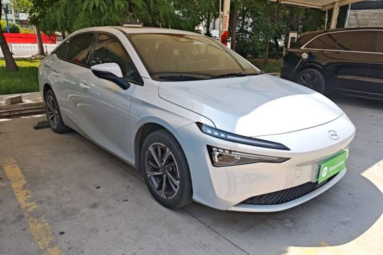 Used AION S MAX 2025 70 Star Edition 53.7 kWh Front Right 45 Deg