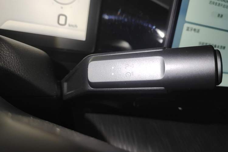 Used AION S MAX 2025 70 Star Edition 53.7 kWh Gear Lever