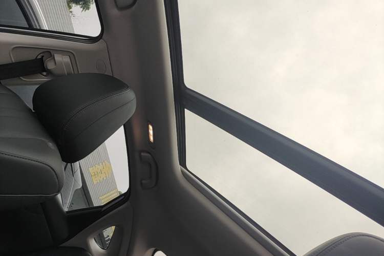 Used AION S MAX 2025 70 Star Edition 53.7 kWh Headliner