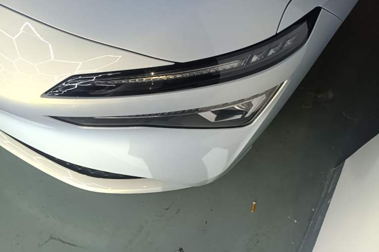 Used AION S MAX 2025 70 Star Edition 53.7 kWh Left Front Headlight