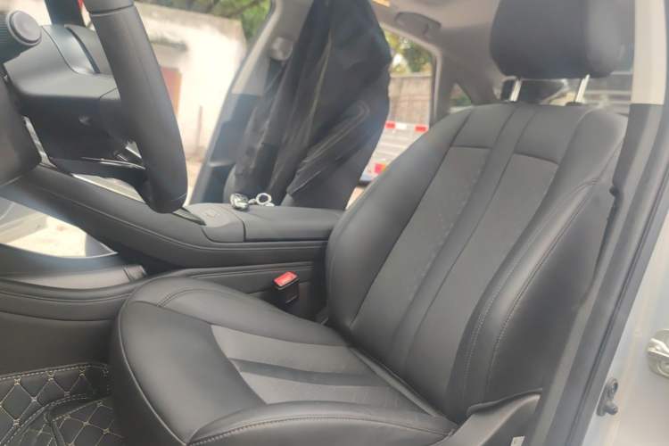 Used AION S MAX 2025 70 Star Edition 53.7 kWh Left Front Seat