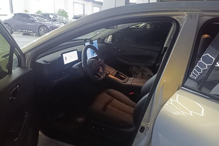 Used AION S MAX 2025 70 Star Edition 53.7 kWh Left Front Seat