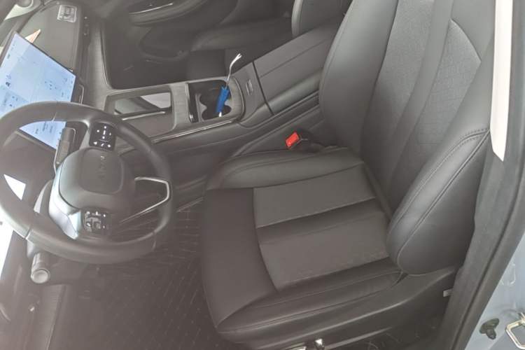 Used AION S MAX 2025 70 Star Edition 53.7 kWh Left Front Seat