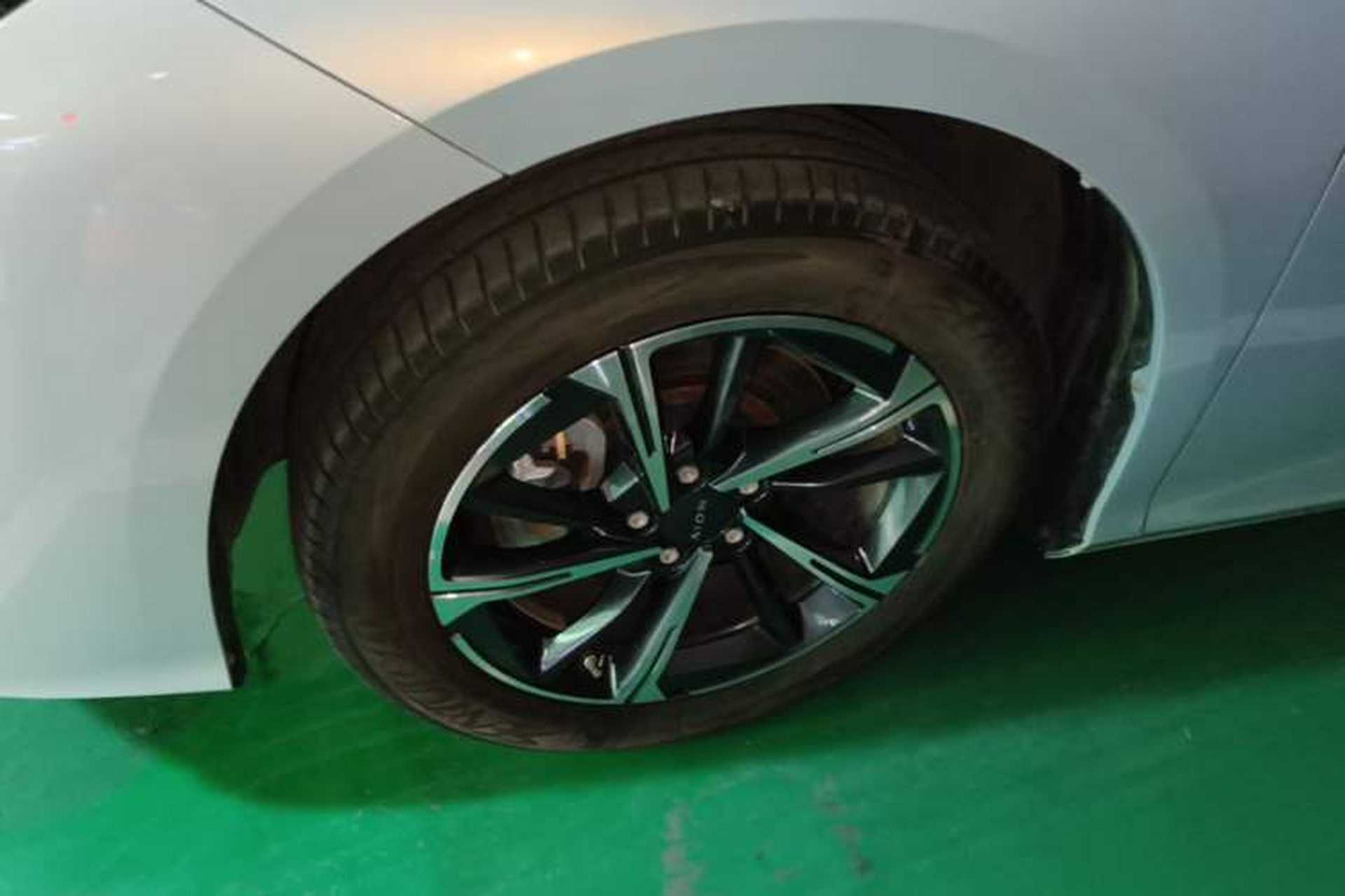 Used AION S MAX 2025 70 Star Edition 53.7 kWh Left Front Wheel Hub