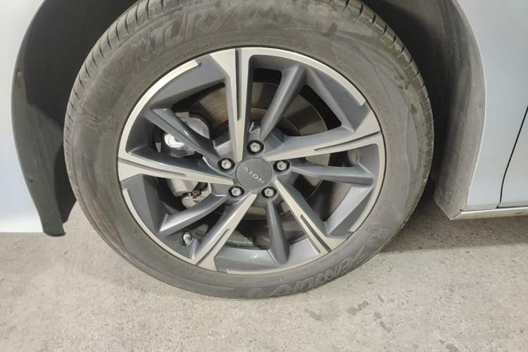 Used AION S MAX 2025 70 Star Edition 53.7 kWh Left Front Wheel Hub