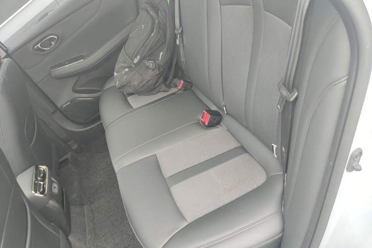 Used AION S MAX 2025 70 Star Edition 53.7 kWh Left Rear Seat