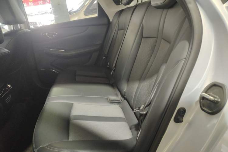 Used AION S MAX 2025 70 Star Edition 53.7 kWh Left Rear Seat