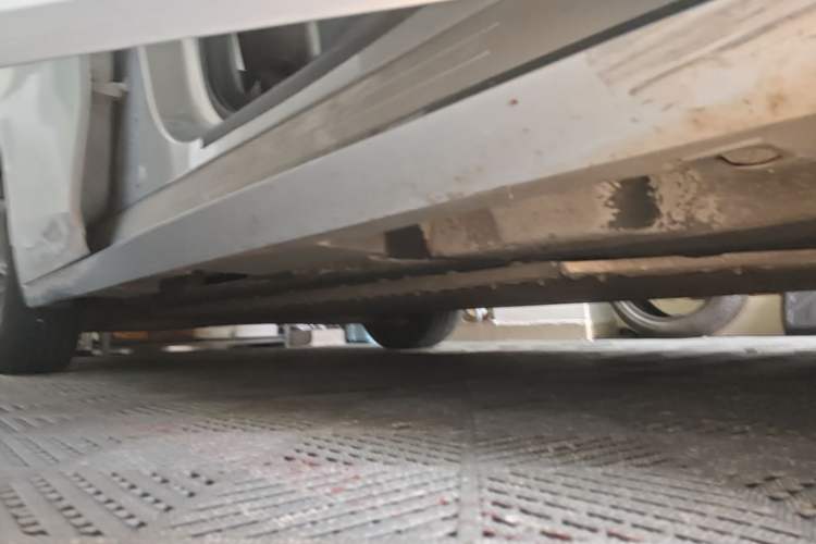 Used AION S MAX 2025 70 Star Edition 53.7 kWh Right Side Sill