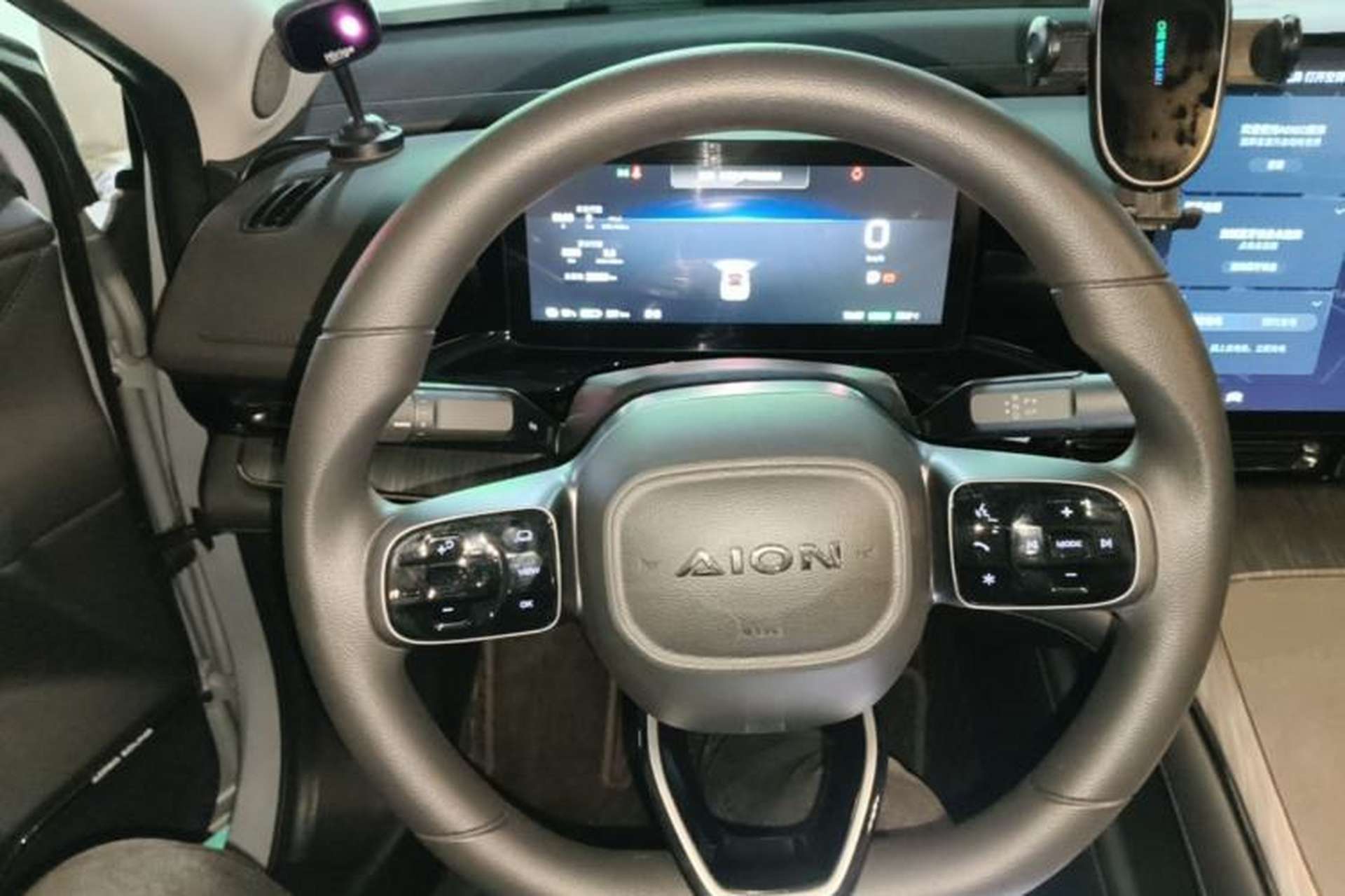 Used AION S MAX 2025 70 Star Edition 53.7 kWh Steering Wheel