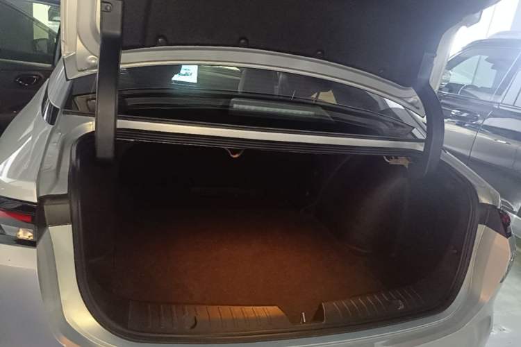 Used AION S MAX 2025 70 Star Edition 53.7 kWh Trunk