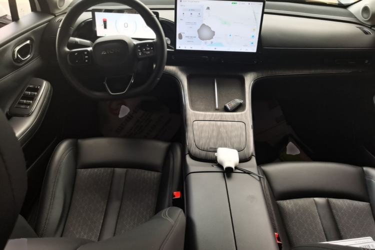 Used AION S MAX 2025 70 Star Edition 53.7 kWh Center Console