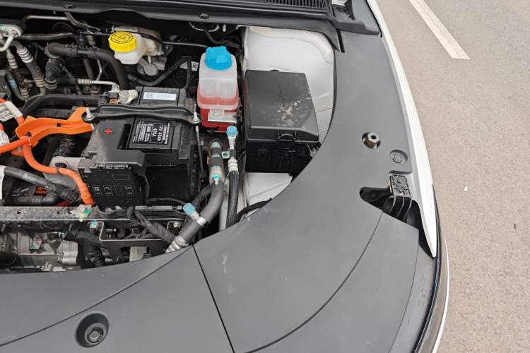 Used AION S MAX 2025 70 Star Edition 53.7 kWh Engine Bay Left