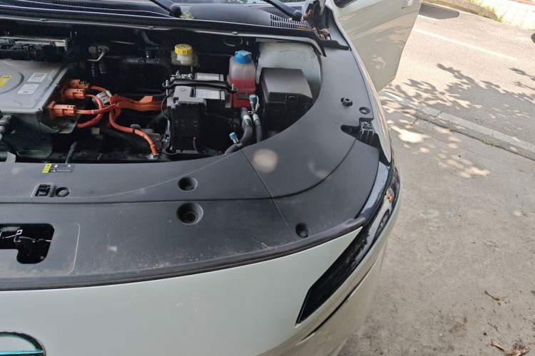 Used AION S MAX 2025 70 Star Edition 53.7 kWh Engine Bay Left