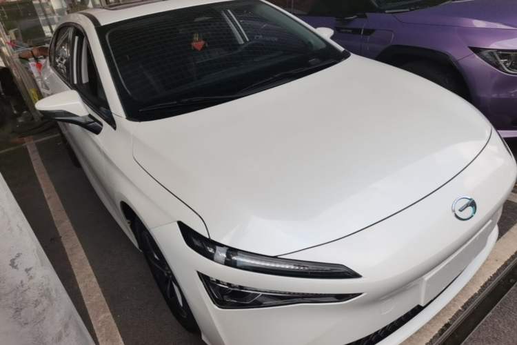 Used AION S MAX 2025 70 Star Edition 53.7 kWh Front Right 45 Deg