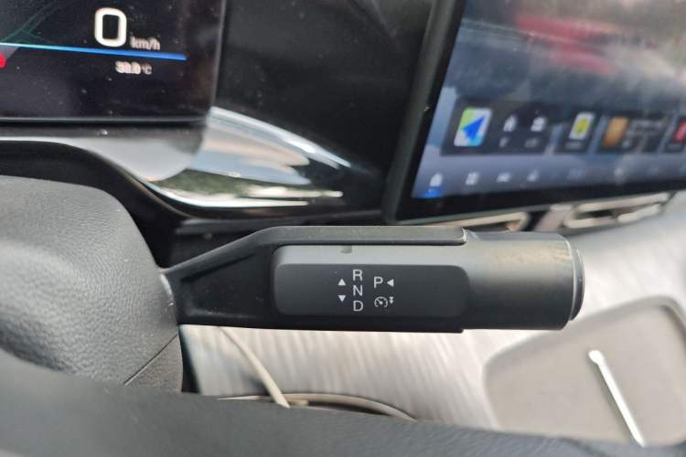 Used AION S MAX 2025 70 Star Edition 53.7 kWh Gear Lever