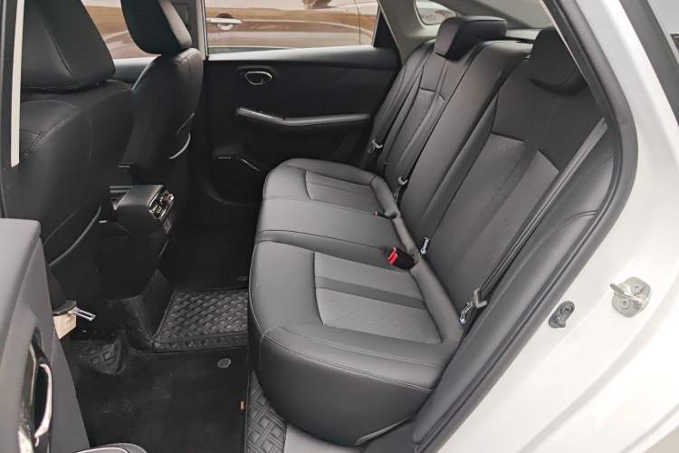 Used AION S MAX 2025 70 Star Edition 53.7 kWh Left Rear Seat