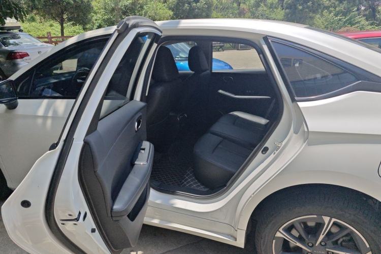 Used AION S MAX 2025 70 Star Edition 53.7 kWh Left Rear Seat