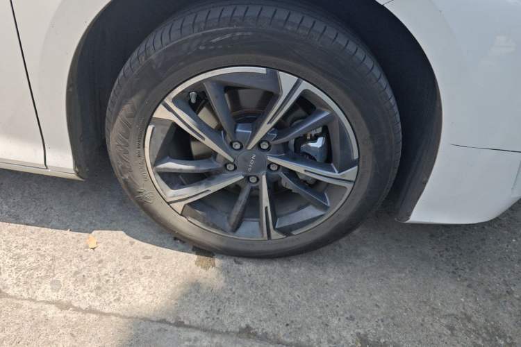 Used AION S MAX 2025 70 Star Edition 53.7 kWh Right Front Wheel Hub