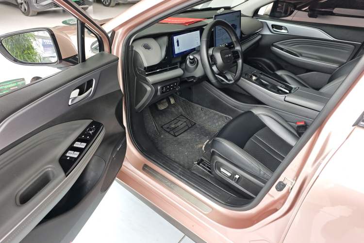 Used AION S Plus 2022 80 Intelligent Driving Version Interior 3