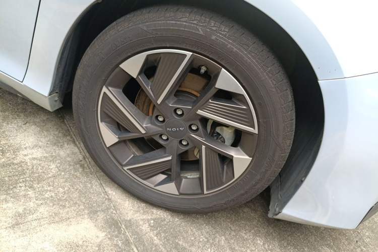 Used AION S Plus 2021 70 Intelligent Edition Right Front Wheel Hub