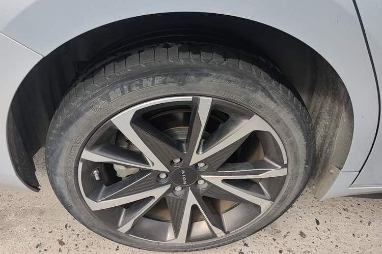 Used AION S Plus 2021 70 Tech Edition Right Rear Wheel Hub