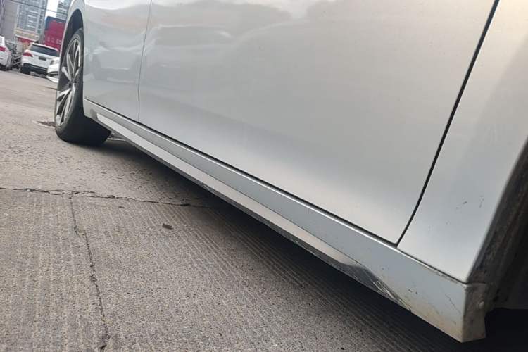 Used AION S Plus 2021 70 Tech Edition Right Side Sill