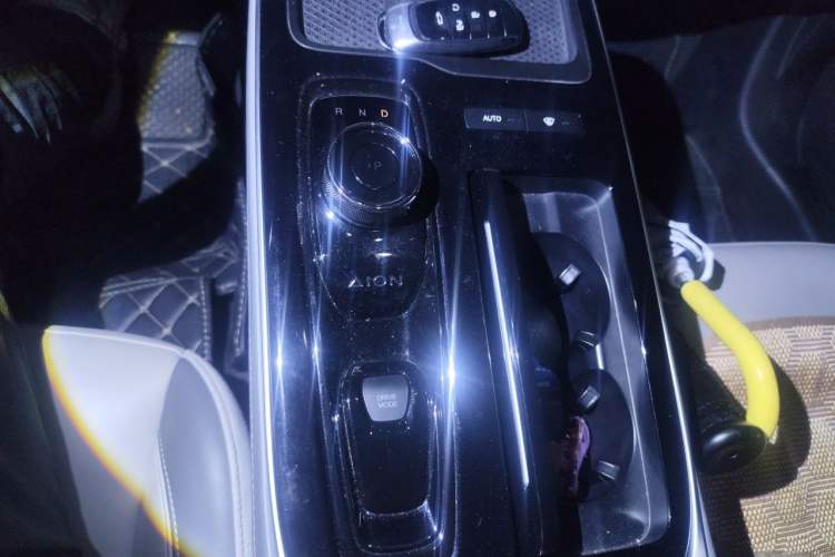 Used AION S Plus 2021 70 Tech Edition Gear Lever