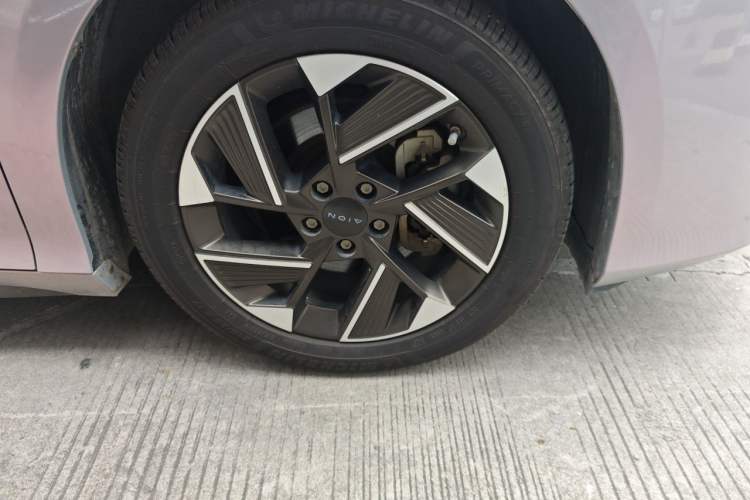 Used AION S Plus 2021 70 Intelligent Edition Right Front Wheel Hub