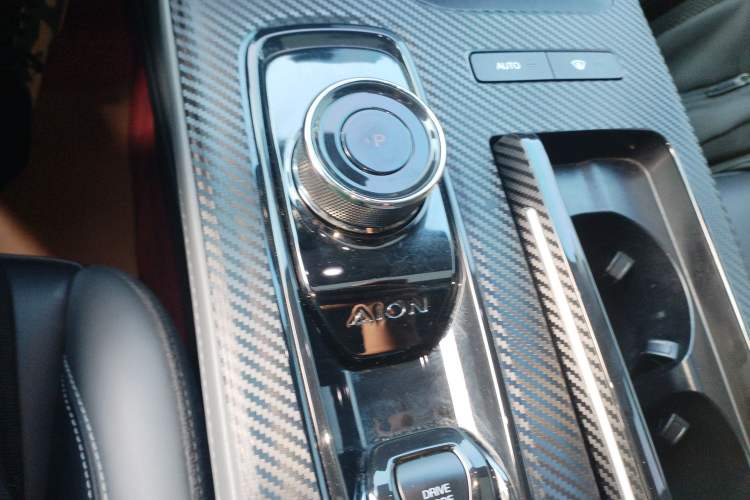 Used AION S Plus 2021 70 Tech Edition Gear Lever