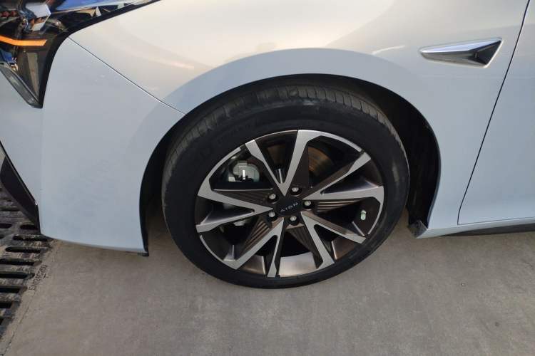 Used AION S Plus 2021 70 Tech Edition Left Front Wheel Hub