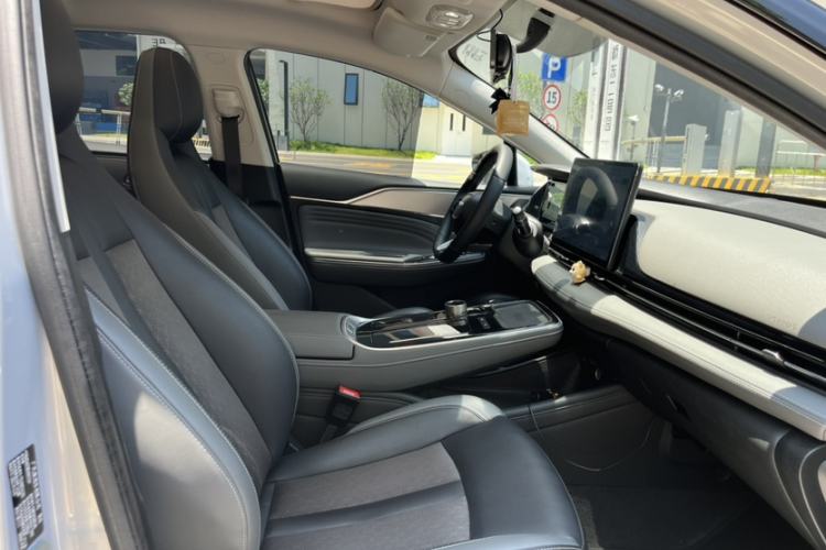 Used AION S Plus 2021 80 Ultra-Long Range Edition Right Front Seat