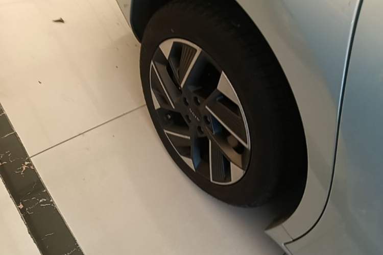 Used AION S Plus 2021 80 Ultra-Long Range Edition Right Rear Wheel Hub