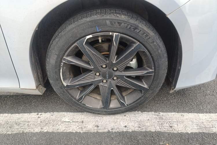 Used AION S Plus 2021 80 Tech Edition Right Front Wheel Hub