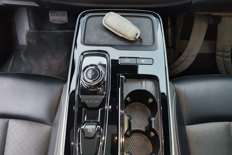 Used AION S Plus 2021 70 Tech Edition Gear Lever
