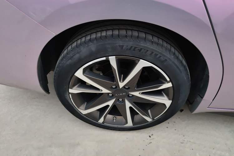 Used AION S Plus 2021 70 Tech Edition Right Rear Wheel Hub
