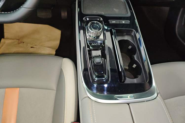 Used AION S Plus 2021 80 Ultra-Long Range Edition Gear Lever