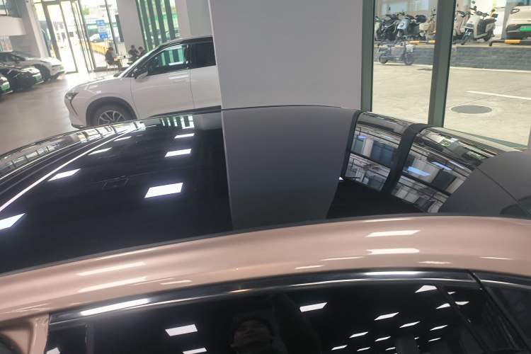 Used AION S Plus 2021 80 Tech Edition Roof